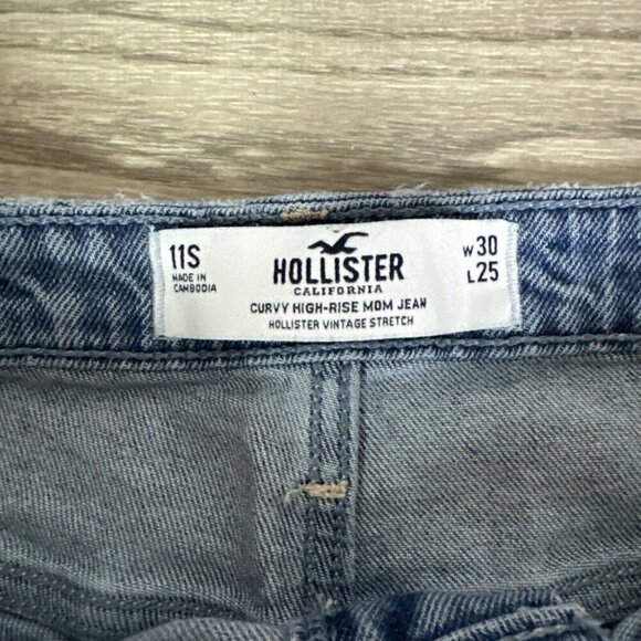 Hollister Ripped Curvy High Rise Mom Jeans Light Wash sz 11 Short - Picture 4 of 6